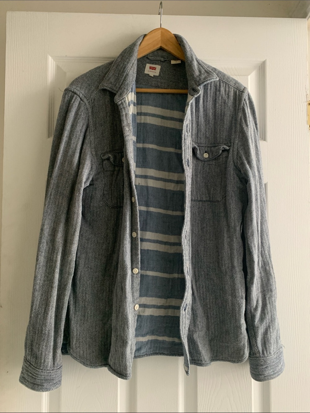 Levi's Men's Blue Gray Striped-Lined Casual Button-Down Shirt